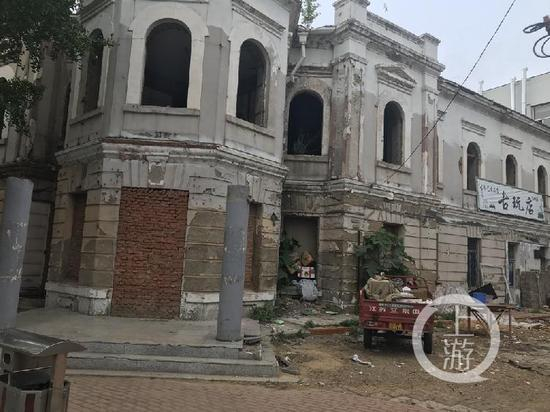 ▲旅顺日本关东宪兵司令部旧址大门被封。摄影/上游新闻记者 张莹