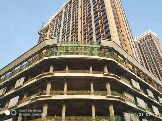  ▷尚未完工的铂金时代楼盘