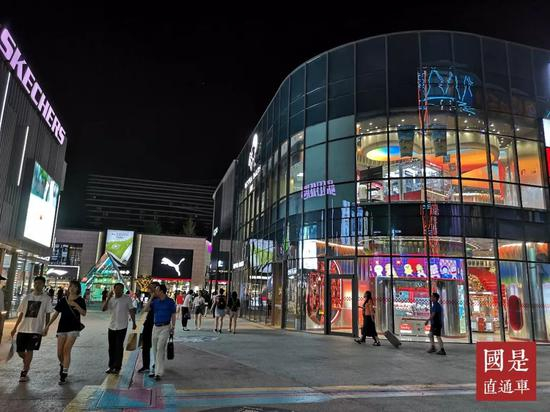  五棵松&nbsp;霍晨萌&nbsp; 摄