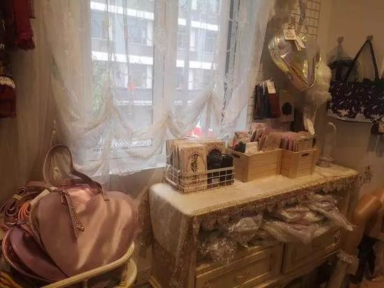  记者探访LO裙实体店