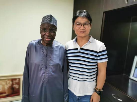  本报记者姜宣和尼日利亚前驻华大使、前外长瓦利