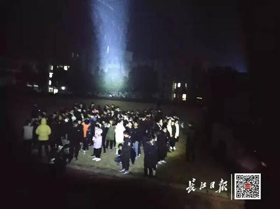  图为操场上的学生 鲁老师供图