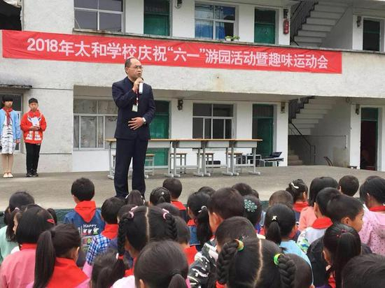 018年六一，张涌涛在学校活动上讲话