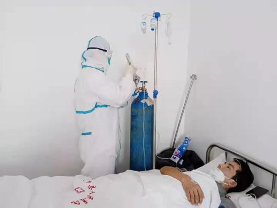  湖北孝感市云梦县人民医院传染科的病人 图片提供/刘厚慧