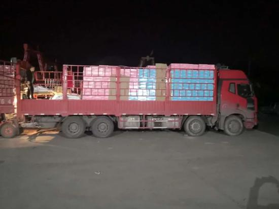  王某某的物流公司是当地为数不多可以复工的物流企业之一。