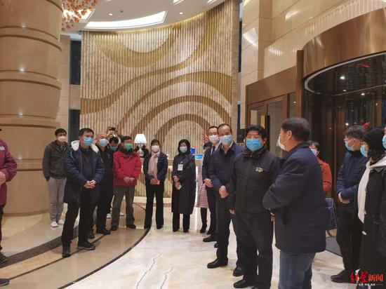 当地领导看望“慈善中医之家”医疗队