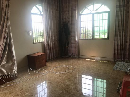 命案发生的卧室，已被清扫。