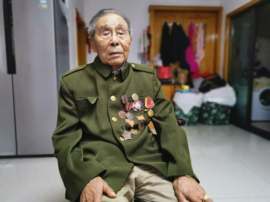 89岁的志愿军老兵孙德礼。新华社记者 徐扬 摄