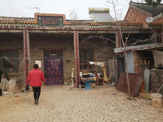 王哲峰结婚时修的房子，儿子王某广结婚时，依然住在里面。新京报记者 李桂 摄