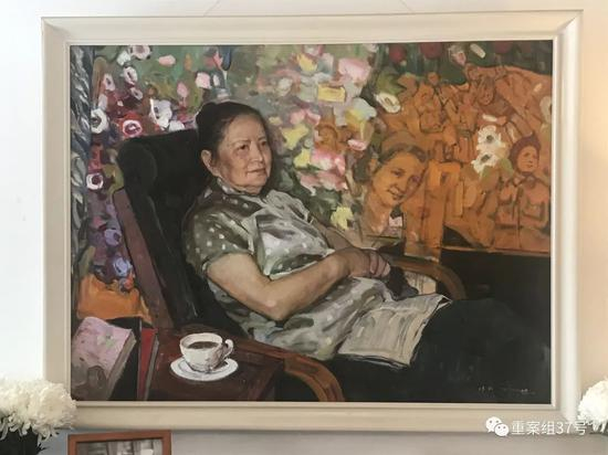 ▲方掬芬的画像（油画）。新京报记者 彭冲 摄