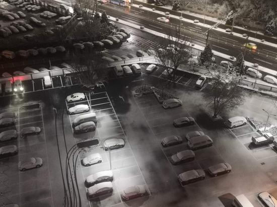 3月1日凌晨朝阳区博大路雪景