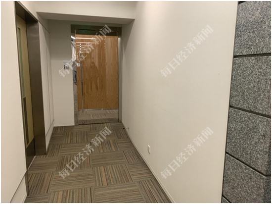 中信泰富广场42楼，由此门可以进入办公区域。图片来源：每经记者&nbsp;朱成祥&nbsp;摄