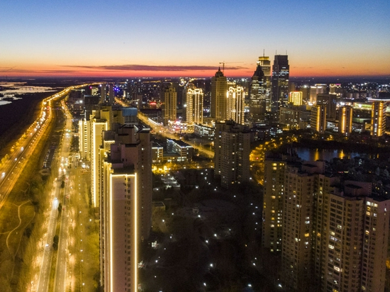 这是2020年11月13日拍摄的中国（黑龙江）自由贸易试验区哈尔滨片区景色（无人机照片）。新华社发（张涛 摄）