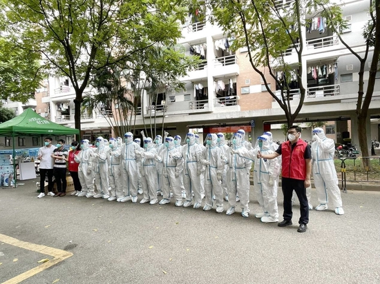 教工志愿者助力疫情防控