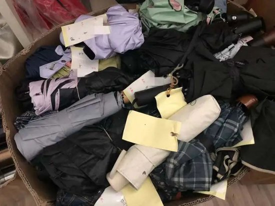 　一到下雨天，捡到的雨伞特别多