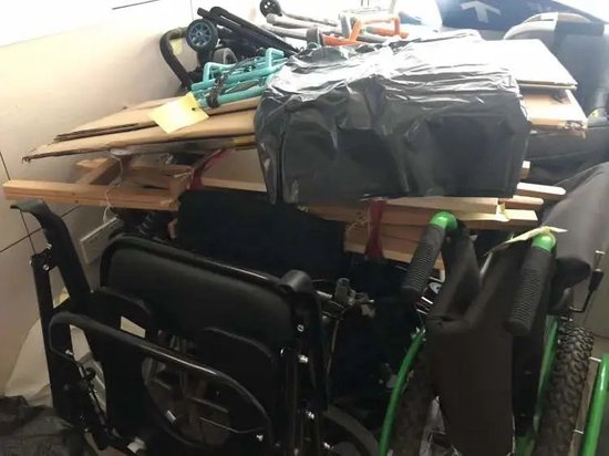 　有人轮椅和童车也不要了