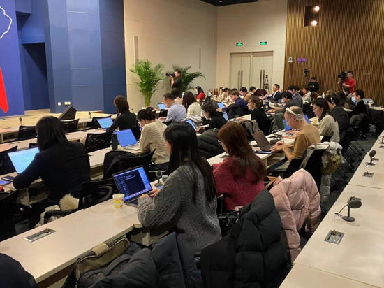 1月24日外交部例行记者会（拍摄：深圳卫视直新闻驻京记者毕跃）