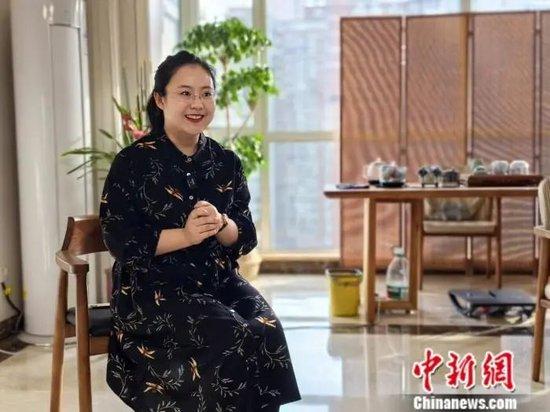   Duan Rui Interviews with China News Health Photographed by Zhang Ni