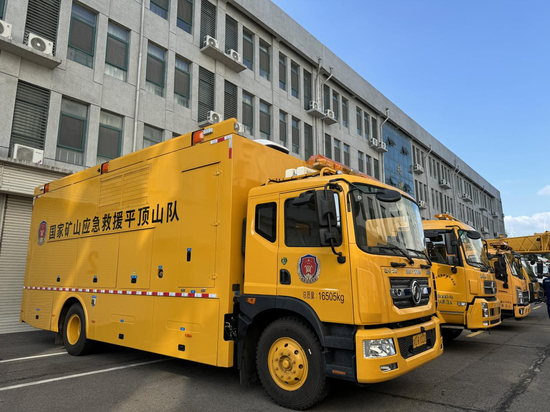  2024年湖南平江特大洪水中平顶山队使用的排涝车