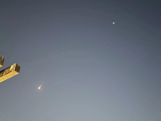 ▲小贝看到酒店窗外导弹划过天际 受访者供图