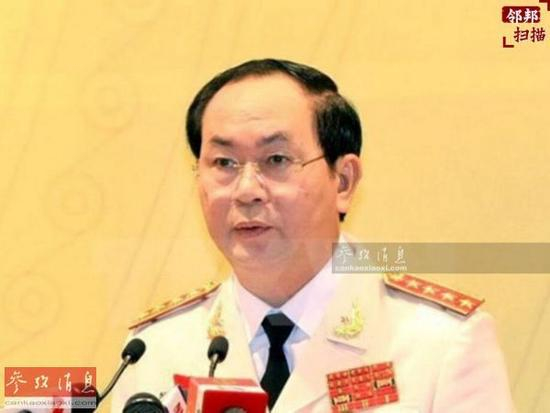 资料图：在强力部门任职时期的陈大光。