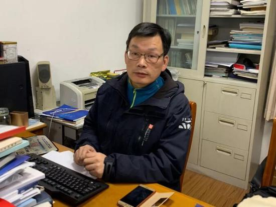  何炎平