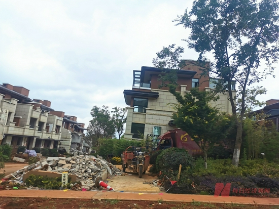 长腰山别墅拆除现场&nbsp;每经记者 陈利 摄