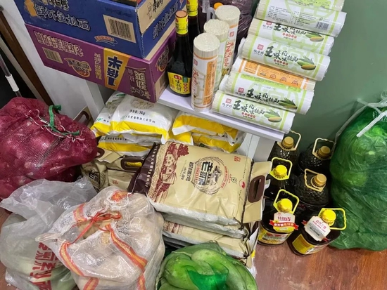  ▲明庭贵采购的食材。受访者供图
