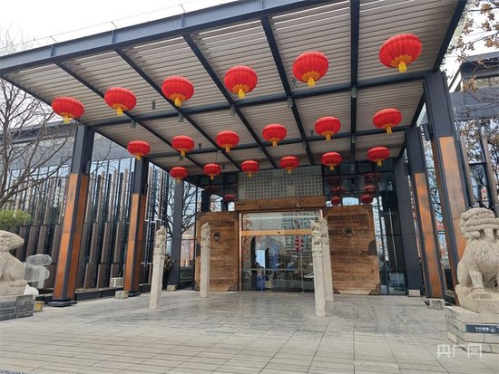 违建售楼部（总台中国之声记者 管昕 摄）