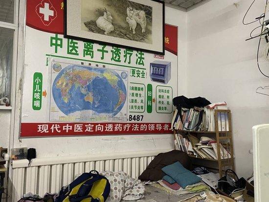 赵彬的家,亦然药房。朱雅文/摄
