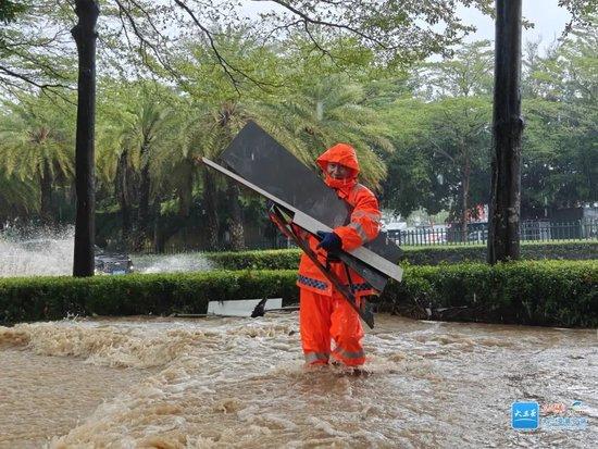 见证中国发展进步 多国政要：世界对中国充满期待