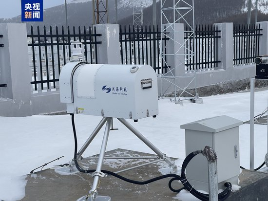 △五台山气象站气象预报相关设施设备