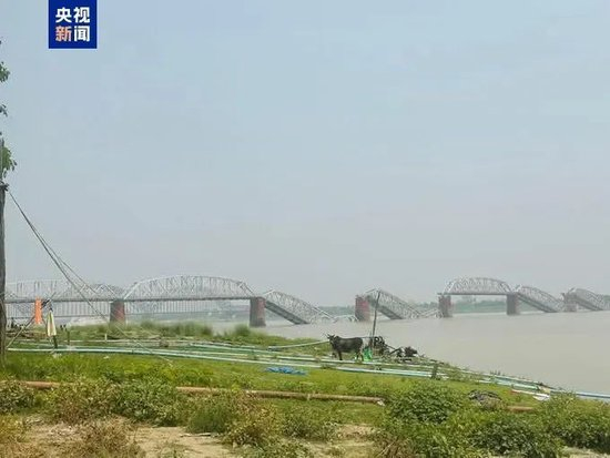 位于缅甸境内的艾娃大桥因地震受到严重损害