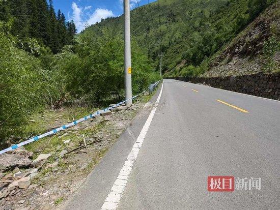 沿途的提示牌
