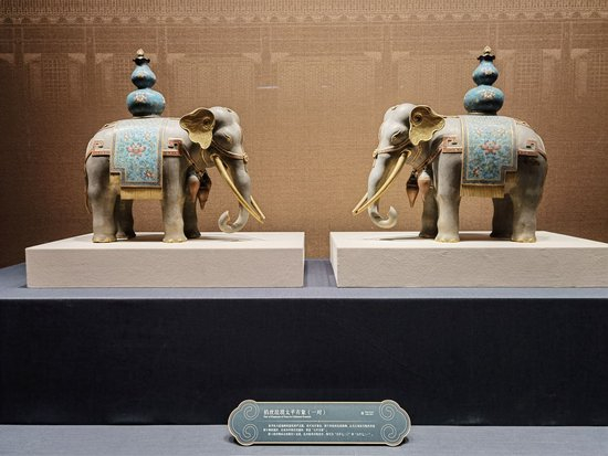 △故宫展出的掐丝珐琅太平有象