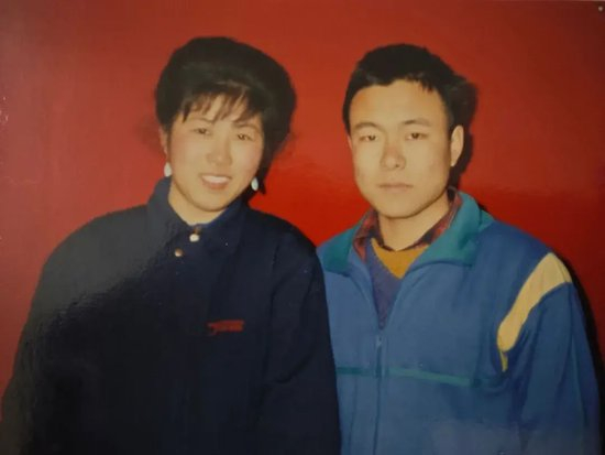 ▲ 展文莲、桂军民的结婚照。受访者供图