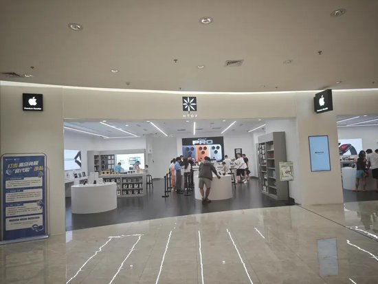 海南封关首日实探三亚海旅免税城：免税价叠加消费券，苹果手机最高可减1000元