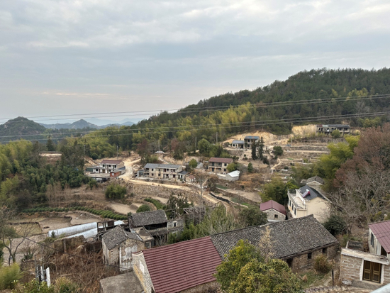 陈林波老家的山村&nbsp;摄影：王仲昀