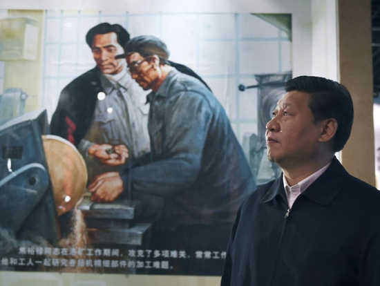 2014年3月，习近平来到焦裕禄同志纪念馆参观。新华社发
