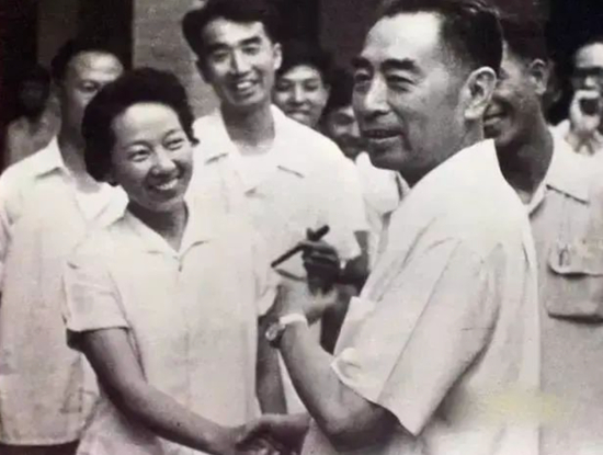  △周总理接见于蓝