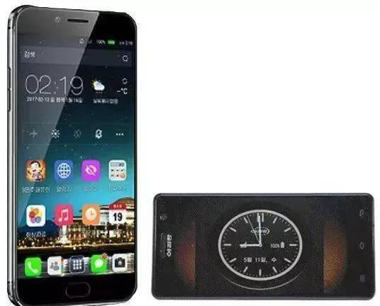 （图说：左为朝鲜高端智能手机“金达莱3”，右为智能手机“阿里郎”，图源：韩网）