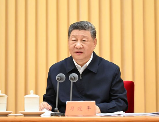 10月12日至13日，全国卫生与健康大会在北京召开。中共中央总书记、国家主席、中央军委主席习近平出席会议并发表重要讲话。新华社记者 谢环驰 摄