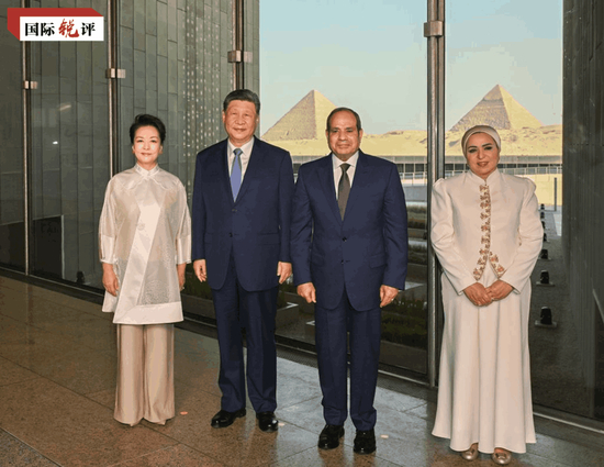 ����ʱ��9��2�����磬������ϯϰ��ƽ�ͷ����������ڰ�����ͳ�����ͷ������������ͬ�²ι۴󰣼�����ݡ�