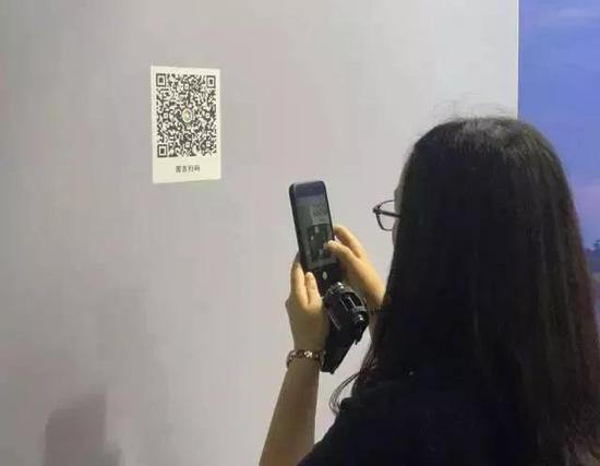 ▲现场还可以扫描二维码留言哦
