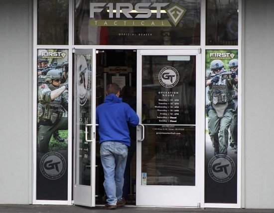  △俄勒冈州一家枪支零售店