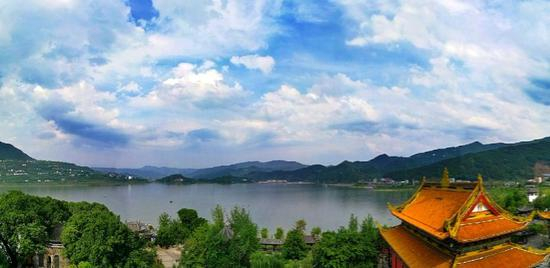 风光秀丽的开州汉丰湖。
