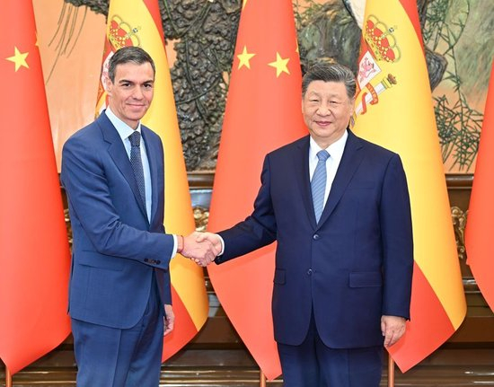 4月14日上午，国家主席习近平在北京人民大会堂会见来华进行正式访问的西班牙首相桑切斯。