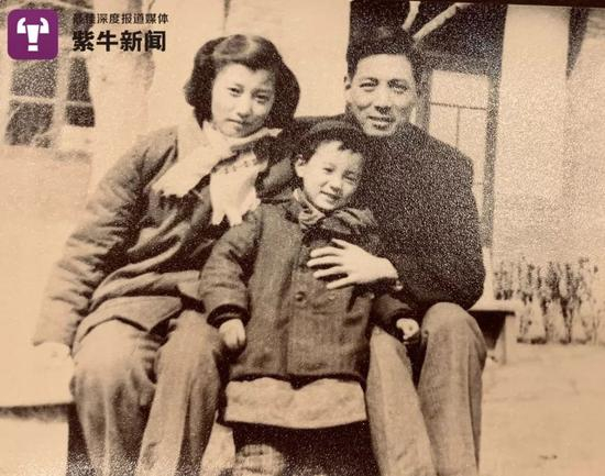  方励与父母亲的旧照