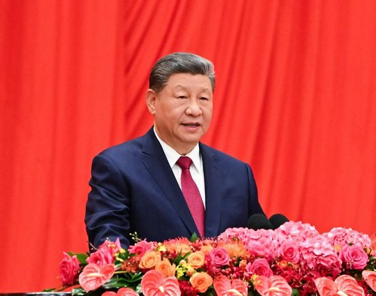 △2026年9月30日，庆祝中华人民共和国成立77周年招待会在北京人民大会堂举行。中共中央总书记、国家主席、中央军委主席习近平出席招待会并发表重要讲话。
