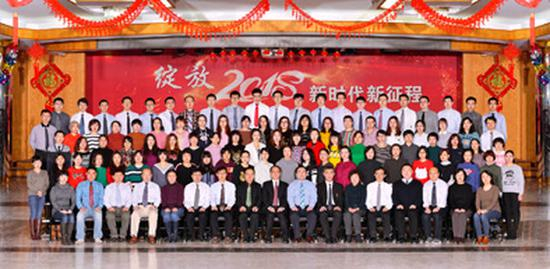 ▲2018北京功能神经外科研究所全家福。受访者供图